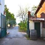 Apartment With Pool Amid Vineyards And Near The