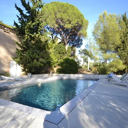 With Pool Amid Vineyards And Near The شقة
