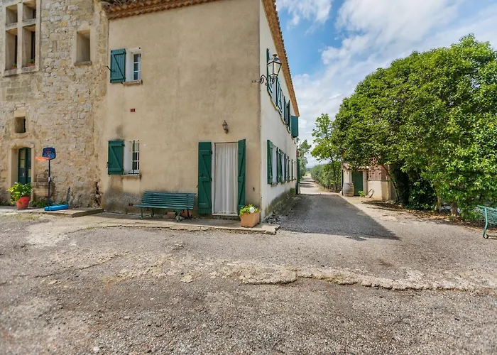 Appartement With Pool Amid Vineyards And Near The *