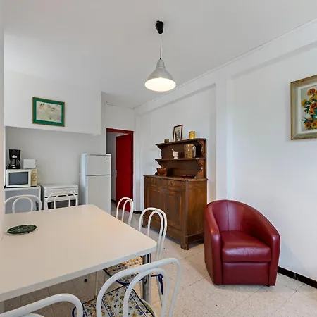 Apartment With Pool Amid Vineyards And Near The *