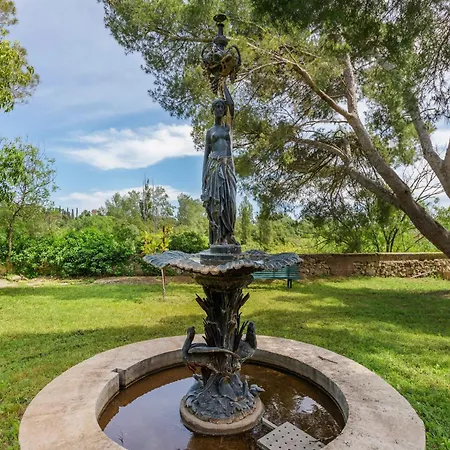 With Pool Amid Vineyards And Near The Apartment Meze