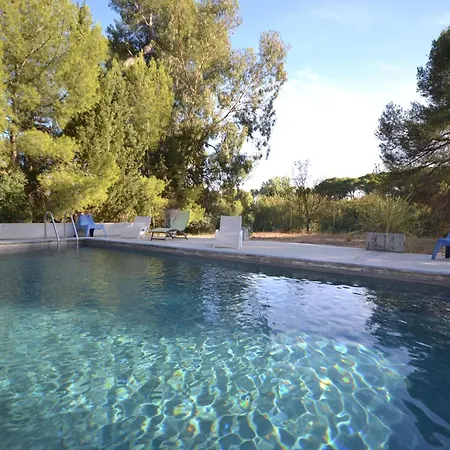 Apartment With Pool Amid Vineyards And Near The Meze