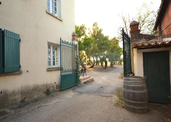 With Pool Amid Vineyards And Near The Lejlighed